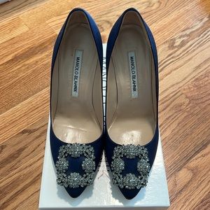 Manolo Blahnik Hangisi 105 Navy Satin